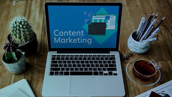 استراتيجية التسويق بالمحتوى المتكاملة: دليلك لتصدر نتائج البحث وبناء سلطة العلامة